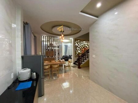 Villa Hẻm Ô Tô Nhỏ Hùng Vương, Phường 9, Đà Lạt kích thước 9m x 21m