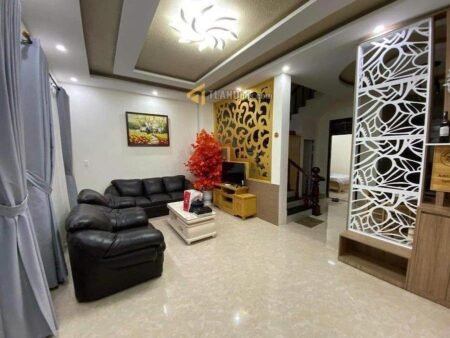 Villa Hẻm Ô Tô Nhỏ Hùng Vương, Phường 9, Đà Lạt kích thước 9m x 21m