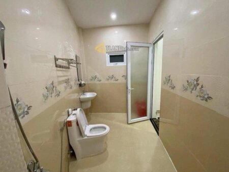 Villa Hẻm Ô Tô Nhỏ Hùng Vương, Phường 9, Đà Lạt kích thước 9m x 21m