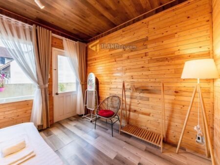 Villa 2 Tầng Mặt Tiền Vạn Hạnh, Phường 8, Đà Lạt đất rộng rãi 14.3m x 26.4m