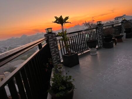 Homestay Hẻm Ô Tô Lớn Thông Thiên Học, P2, Đà Lạt mặt tiền 4.01m