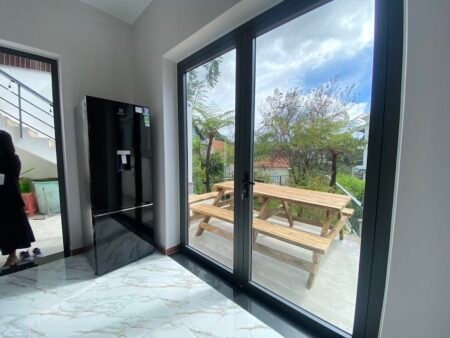 Villa 3 Tầng Hẻm Ô Tô Lớn Khe Sanh, Phường 10, Đà Lạt mặt tiền 10.9m