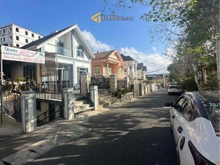 Nhà Phố Hai Mặt Tiền Trần Quý Cáp, Phường 9, Đà Lạt Ngang 11m