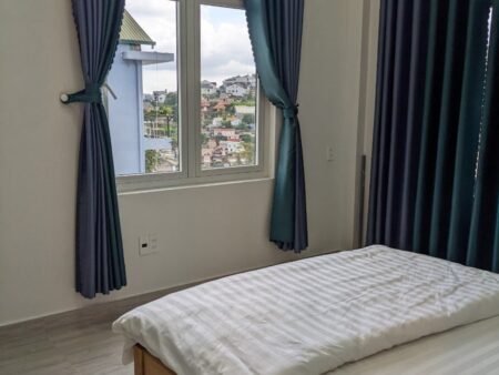 Khách Sạn Mặt Tiền Hà Huy Tập, P3, Đà Lạt với chiều ngang 12.74m