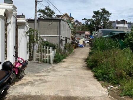 Villa 3 Tầng Hẻm Ô Tô Nhỏ Phan Chu Trinh, P9, Đà Lạt, chiều ngang 16m