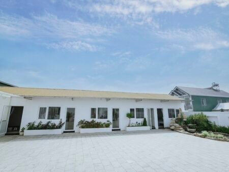 Villa 3Tầng Mặt Tiền Trần Đại Nghĩa, Phường 8, Đà Lạt ngang 21m