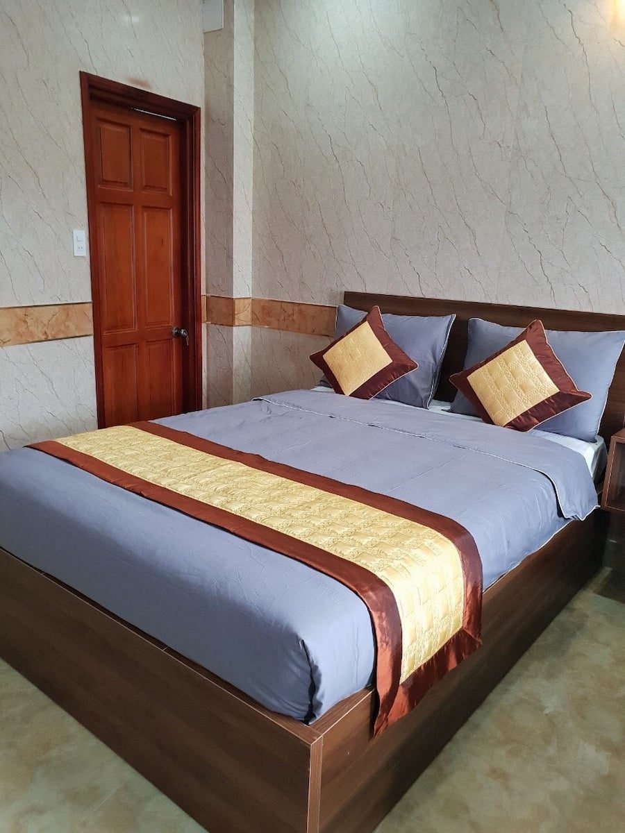 Khách Sạn 5 Tầng Mặt Tiền Lý Tự Trọng, P1, Đà Lạt, mặt tiền rộng 8m Khách Sạn 5 Tầng Mặt Tiền Lý Tự Trọng, P1, Đà Lạt, mặt tiền rộng 8m