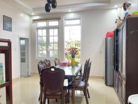 Villa Hẻm Ô Tô Sổ Riêng Nguyễn Hữu Cảnh, P8, Đà Lạt, khuôn đất rộng 6m x 31m