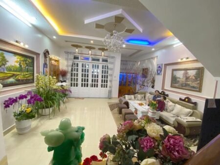 Villa Hẻm Ô Tô Sổ Riêng Nguyễn Hữu Cảnh, P8, Đà Lạt, khuôn đất rộng 6m x 31m