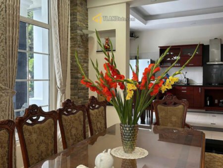 Villa 3 Tầng Hai Mặt Tiền Hẻm Ô Tô Lớn Triệu Việt Vương, Phường 4, Đà Lạt