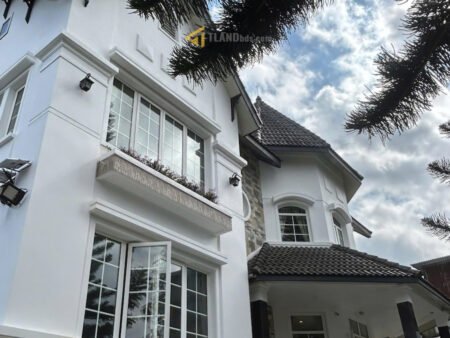 Villa 3 Tầng Hai Mặt Tiền Hẻm Ô Tô Lớn Triệu Việt Vương, Phường 4, Đà Lạt