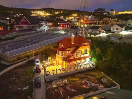 Villa 3 Tầng Hẻm Ô Tô Lớn Trịnh Hoài Đức, Phường 11, Đà Lạt ngang 10m