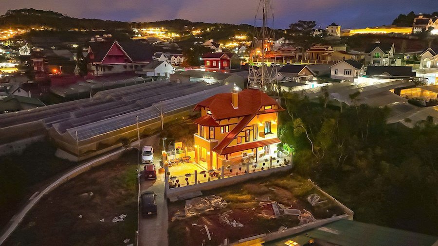 Villa 3 Tầng Hẻm Ô Tô Lớn Trịnh Hoài Đức, Phường 11, Đà Lạt ngang 10m Villa 3 Tầng Hẻm Ô Tô Lớn Trịnh Hoài Đức, Phường 11, Đà Lạt ngang 10m