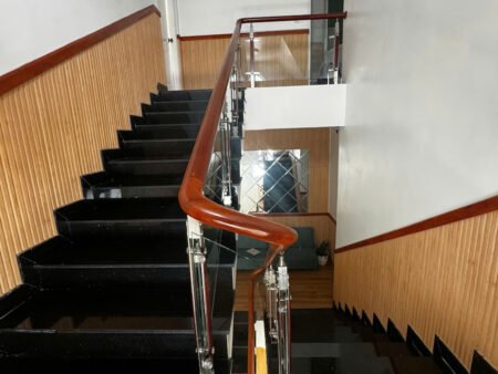 Villa 4 Tầng Hẻm Ô Tô Lớn Mai Anh Đào, Phường 8, Đà Lạt, mặt tiền rộng 12m