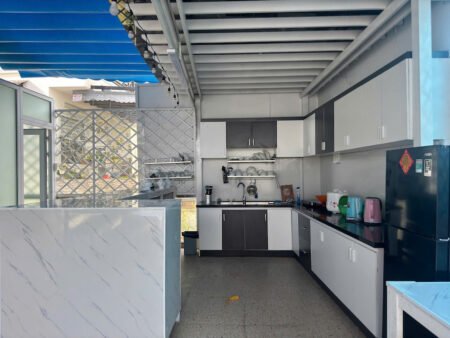 Villa 4 Tầng Hẻm Ô Tô Lớn Mai Anh Đào, Phường 8, Đà Lạt, mặt tiền rộng 12m