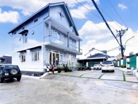 Biệt thự 4 tầng Mặt tiền Nguyễn Đình Quân, P5, 24x18m, đậu được 10 xe oto