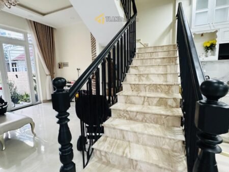 Nhà Phố 3 Tầng Hẻm Ô Tô Lớn Yersin, Phường 10, Đà Lạt, ngang gần 6m