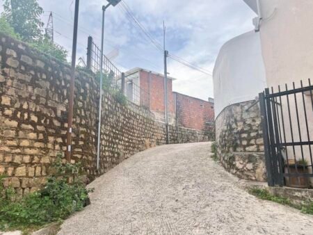 Đất Hẻm Ô Tô Lớn Hoàng Hoa Thám, P10, Đà Lạt, 180m2 ngang 12m