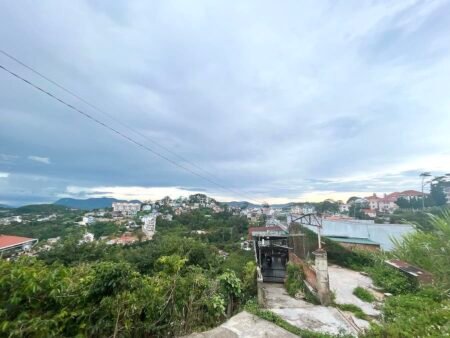 Đất Hẻm Ô Tô Lớn Hoàng Hoa Thám, P10, Đà Lạt, 180m2 ngang 12m