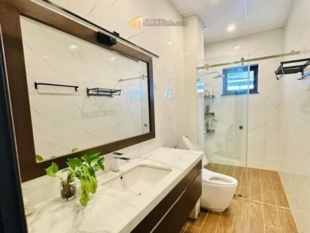 Villa Hẻm Ô Tô Lớn Khe Sanh, Phường 10, Đà Lạt, vuông vắn 20m x 12.5m