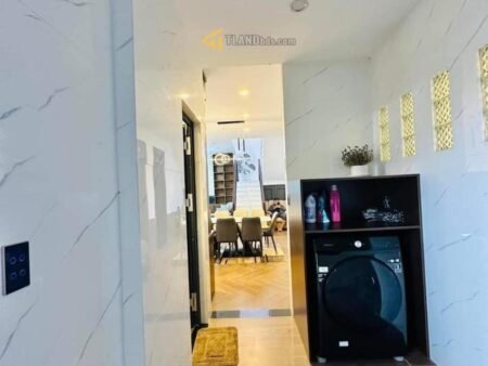 Villa Hẻm Ô Tô Lớn Khe Sanh, Phường 10, Đà Lạt, vuông vắn 20m x 12.5m