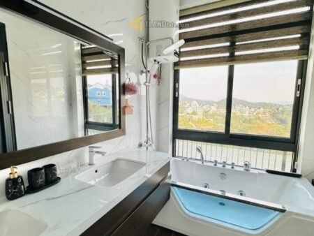 Villa Hẻm Ô Tô Lớn Khe Sanh, Phường 10, Đà Lạt, vuông vắn 20m x 12.5m