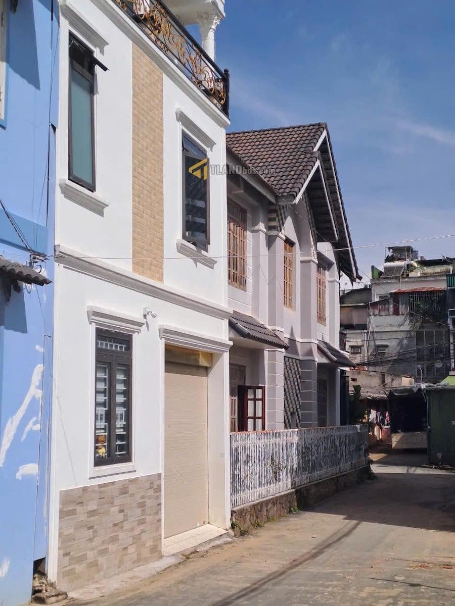 Nhà phố hẻm ô tô lớn Phan Chu Trinh, P9, Đà Lạt, 6.8m x 6.57m Nhà phố hẻm ô tô lớn Phan Chu Trinh, P9, Đà Lạt, 6.8m x 6.57m