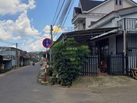 Nhà Cấp 4 Hai Mặt Tiền Thái Phiên, Phường 12, Đà Lạt, Rộng 5.7m x 25m