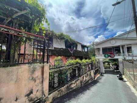 Đất Hẻm Ô Tô Hùng Vương, Phường 10, Đà Lạt, mặt tiền rộng 14.5m