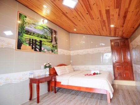 Homestay hẻm ô tô lớn Triệu Việt Vương, P3, Đà Lạt mặt tiền rộng 17m