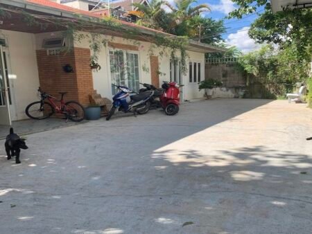 Villa Hai Mặt Tiền Đường Cô Giang, Phường 9, Đà Lạt trung tâm tiện nghi