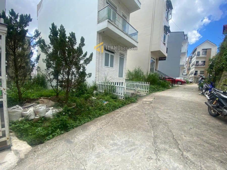 Đất Hẻm Ô Tô Lớn Thông Thiên Học, Phường 2, Đà Lạt ngang rộng 4.5m Đất Hẻm Ô Tô Lớn Thông Thiên Học, Phường 2, Đà Lạt ngang rộng 4.5m