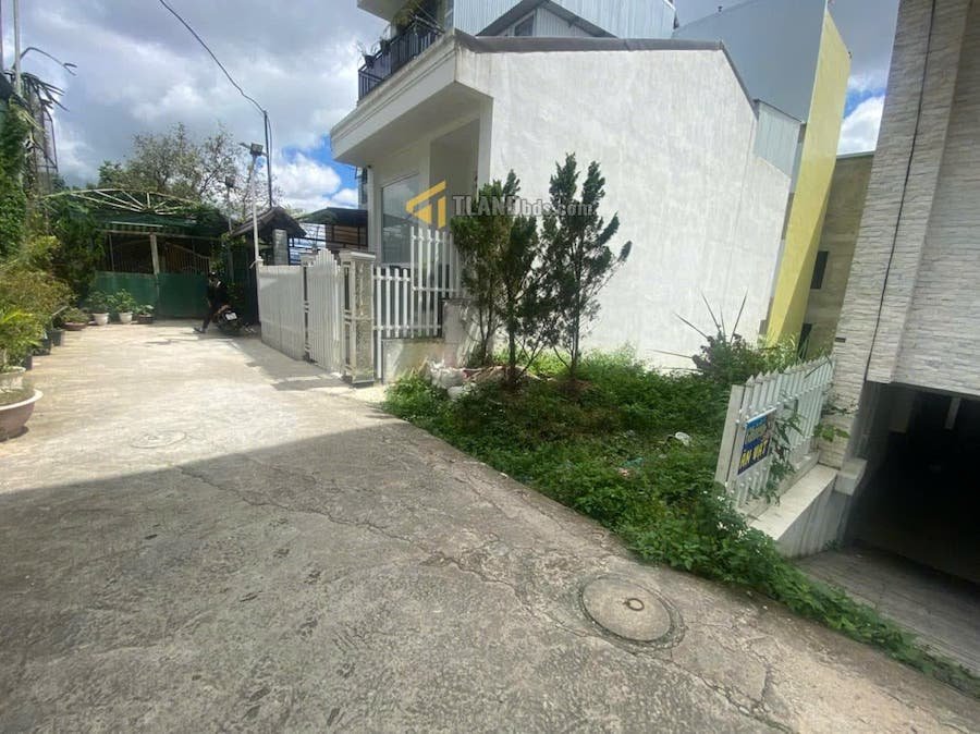 Đất Hẻm Ô Tô Lớn Thông Thiên Học, Phường 2, Đà Lạt ngang rộng 4.5m Đất Hẻm Ô Tô Lớn Thông Thiên Học, Phường 2, Đà Lạt ngang rộng 4.5m