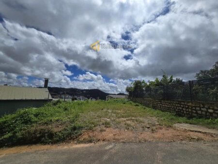 Đất hẻm ô tô lớn Khe Sanh, P10, Đà Lạt, mặt tiền rộng 11m