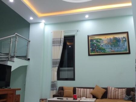 Villa 2 Tầng Hẻm Ô Tô Lớn Nam Hồ, Phường 11, Đà Lạt, mặt tiền rộng 17m