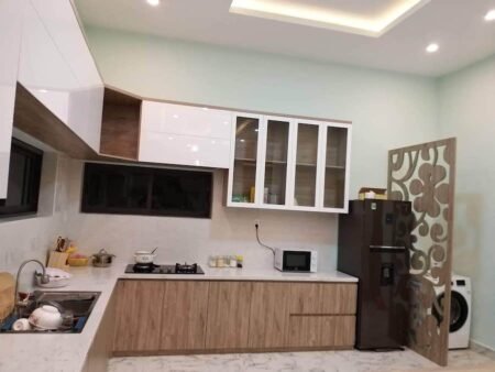 Villa 2 Tầng Hẻm Ô Tô Lớn Nam Hồ, Phường 11, Đà Lạt, mặt tiền rộng 17m