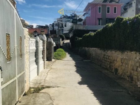 Nhà Cấp 4 Hẻm Ô Tô Lớn Trạng Trình, P9, Đà Lạt ngang rộng gần 21m
