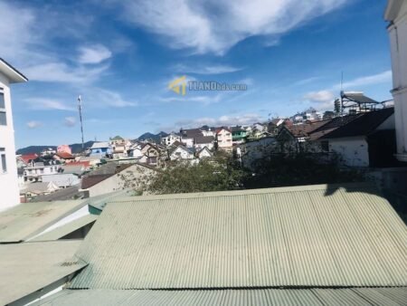 Nhà Cấp 4 Hẻm Ô Tô Lớn Trạng Trình, P9, Đà Lạt ngang rộng gần 21m