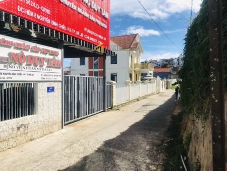 Nhà Cấp 4 Hẻm Ô Tô Lớn Trạng Trình, P9, Đà Lạt ngang rộng gần 21m