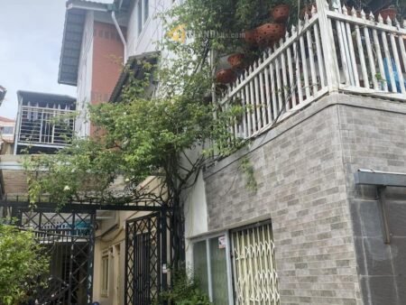 Villa 2 Tầng Hẻm Ô Tô Lớn Yersin, Phường 9, Đà Lạt, mặt tiền rộng 12m