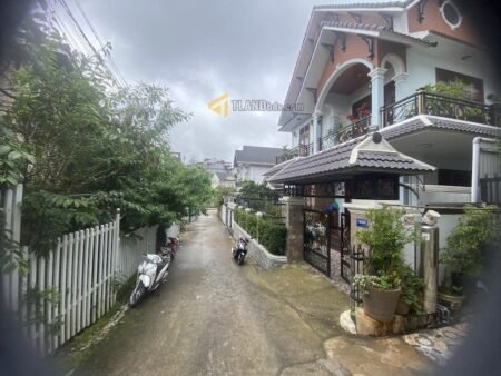Villa 2 Tầng Hẻm Ô Tô Lớn Yersin, Phường 9, Đà Lạt, mặt tiền rộng 12m
