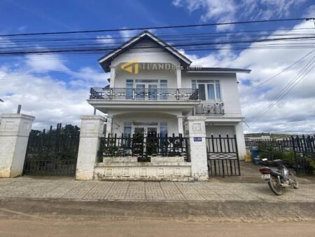Villa Mặt Tiền KQH Nguyễn Hữu Cầu, Phường 12, Đà Lạt, mặt tiền rộng 11m