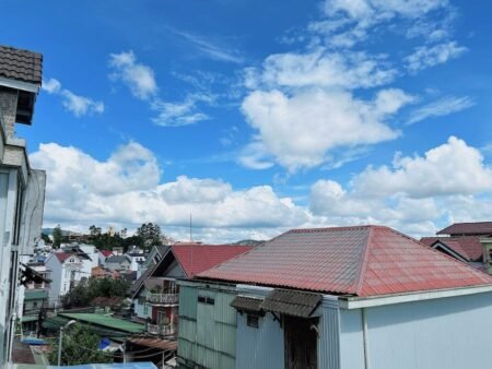 Nhà phố hẻm ô tô lớn Võ Trường Toản, P8, Đà Lạt, mặt tiền rộng 7.11m