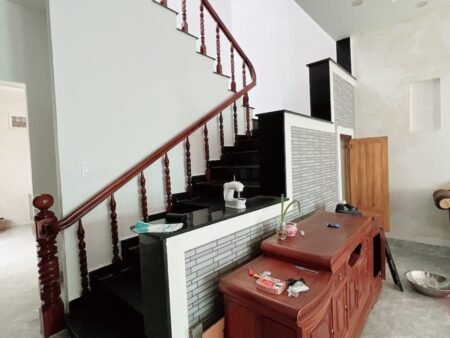 Nhà phố hẻm ô tô lớn Võ Trường Toản, P8, Đà Lạt, mặt tiền rộng 7.11m