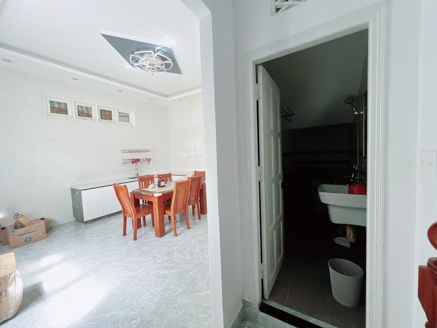 Nhà phố hẻm ô tô lớn Võ Trường Toản, P8, Đà Lạt, mặt tiền rộng 7.11m Nhà phố hẻm ô tô lớn Võ Trường Toản, P8, Đà Lạt, mặt tiền rộng 7.11m