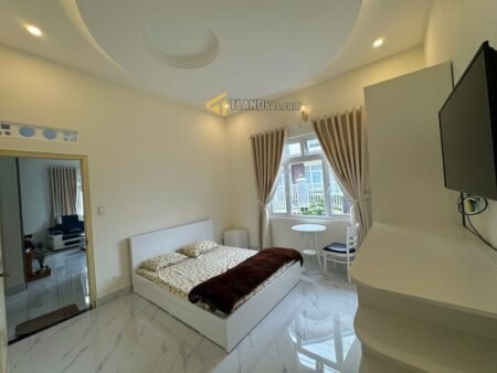 Villa hẻm ô tô lớn Trần Đại Nghĩa, Phường 8, Đà Lạt, mặt tiền rộng 15m