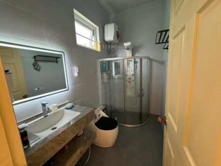 Villa hẻm ô tô lớn Trần Đại Nghĩa, Phường 8, Đà Lạt, mặt tiền rộng 15m