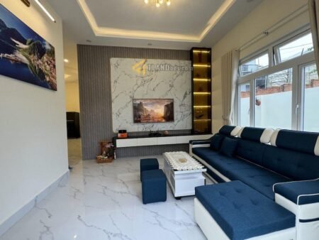 Villa hẻm ô tô lớn Trần Đại Nghĩa, Phường 8, Đà Lạt, mặt tiền rộng 15m