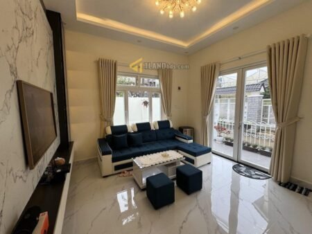 Villa hẻm ô tô lớn Trần Đại Nghĩa, Phường 8, Đà Lạt, mặt tiền rộng 15m