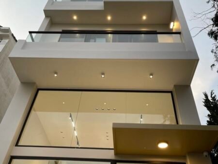 Khách Sạn Hẻm Ô Tô Lớn Nguyễn Đình Chiểu, P9, Đà Lạt, mặt tiền rộng 5m